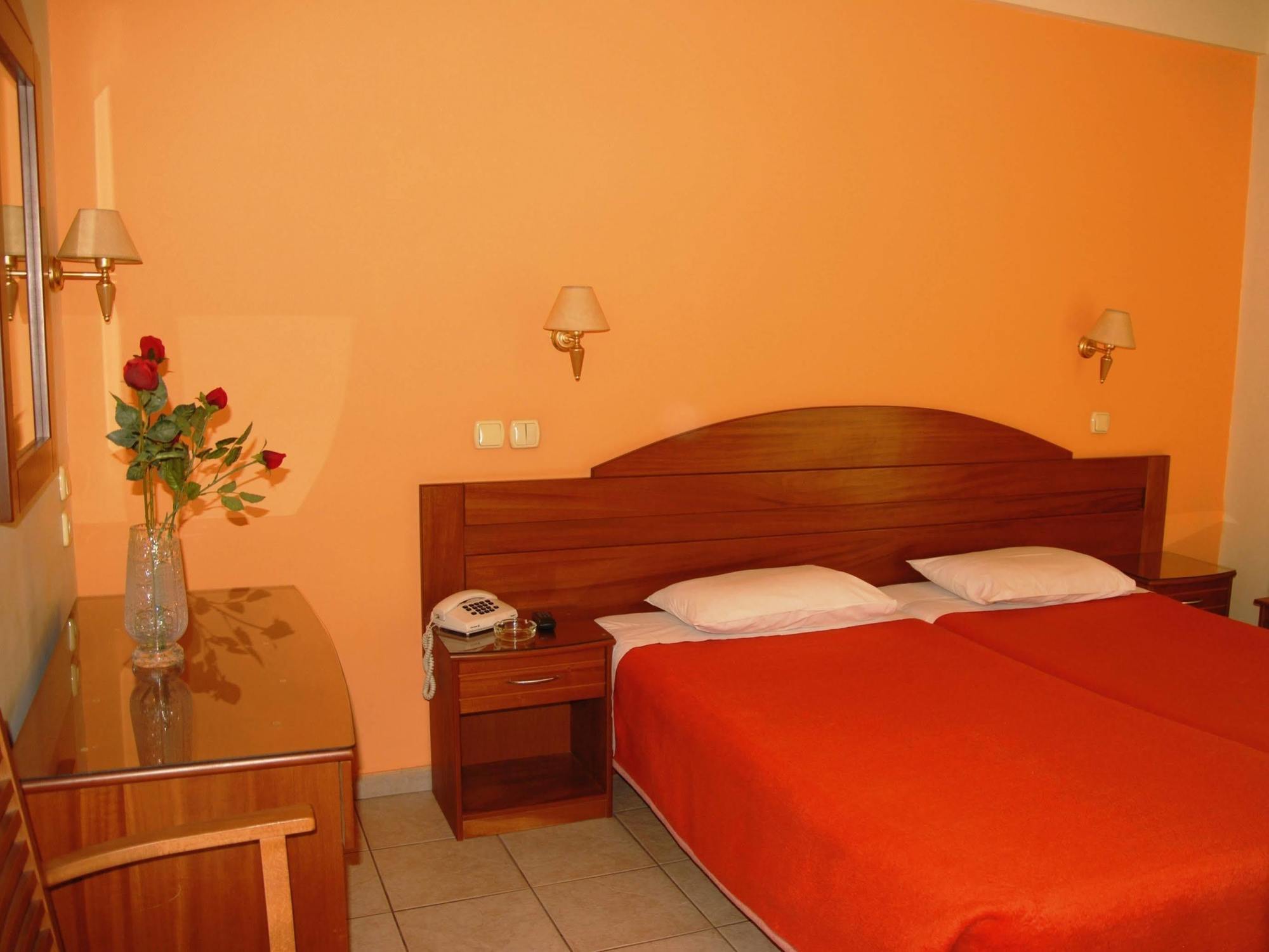 Vienna Hotel Athena Bagian luar foto