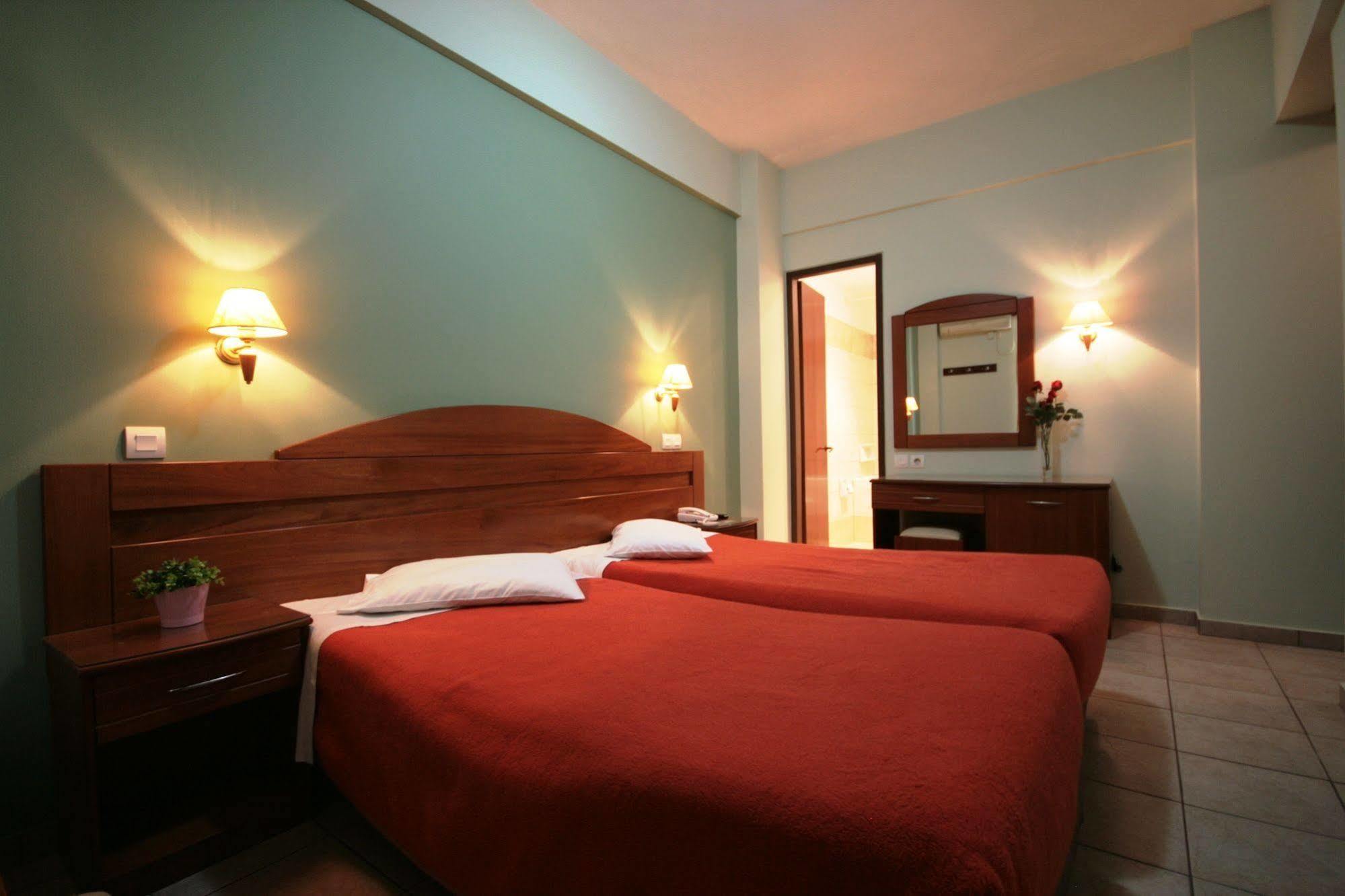 Vienna Hotel Athena Bagian luar foto